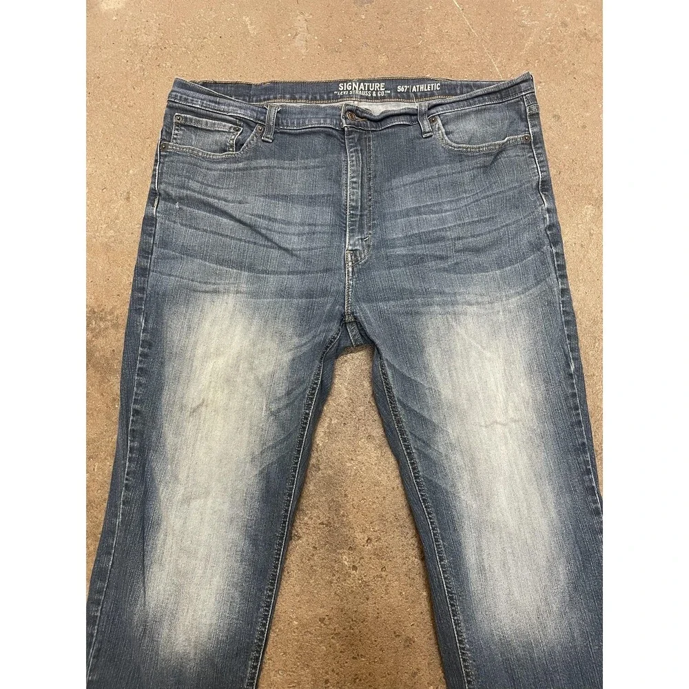 Signature By Levi Strauss Jeans Mens 42x30 Athletic Straight Leg Zip Fly Stretch